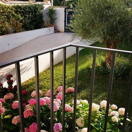 לינה וארוחת בוקר La Casa Di Francesca פורטו צ'זראו
